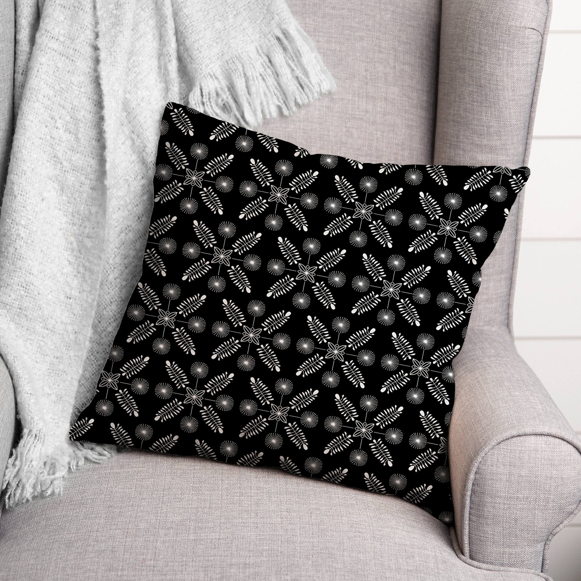 18" Meadow Leaves Indoor/Outdoor Pillow